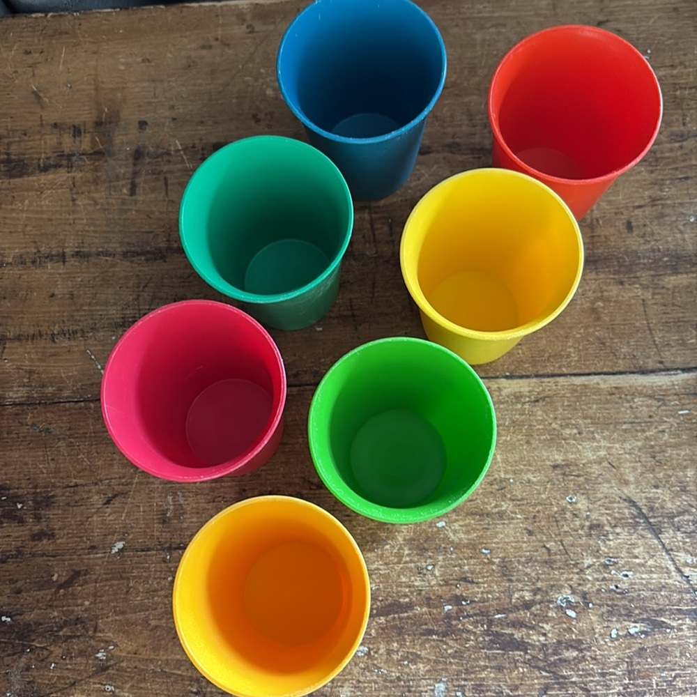 Vintage Tupperware #109 Authentic Kids Plastic Tumblers ~Set of 7 Colourful Cups - Picture 4 of 13